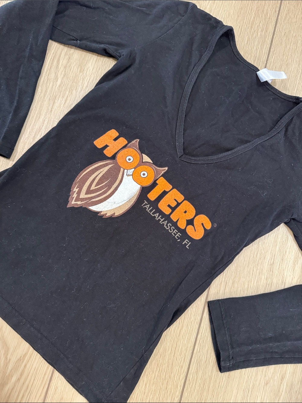 Hooters Spellout Logo Longsleeve Shirt Sz S Costume Cosplay Halloween
